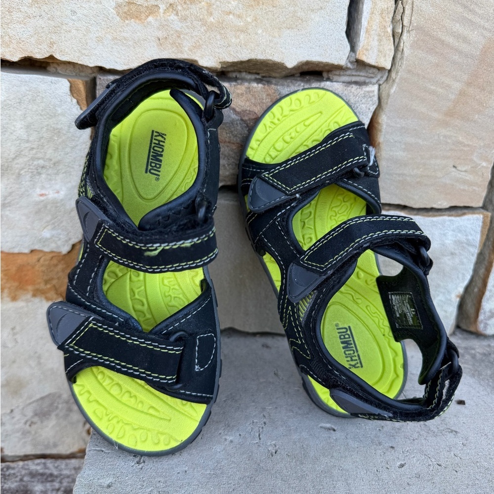 Khombu Kids‎ Black and Neon Green Sport Adventure Sandals kidsSz-12.  V